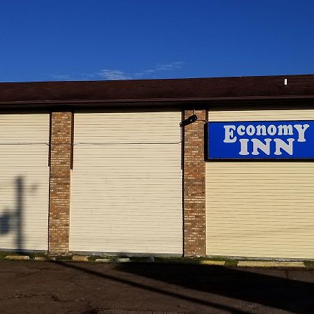 Economy Inn & Suites Cedar Lake Exterior foto
